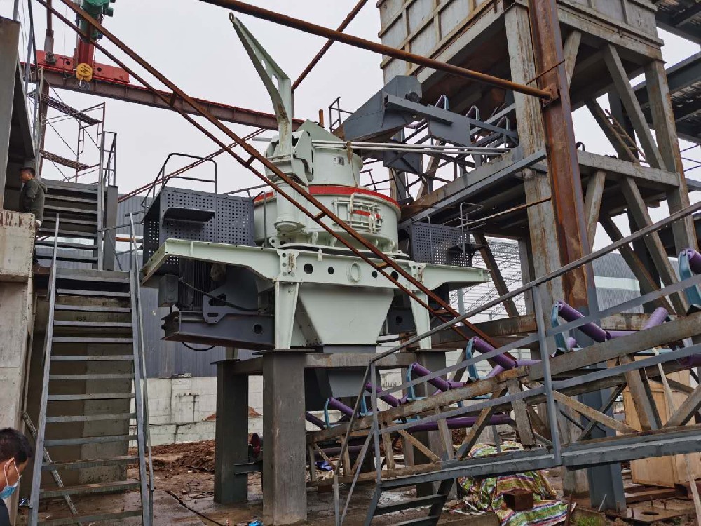 湖北黃石購買潤洋重機沖擊式制砂機生產現場